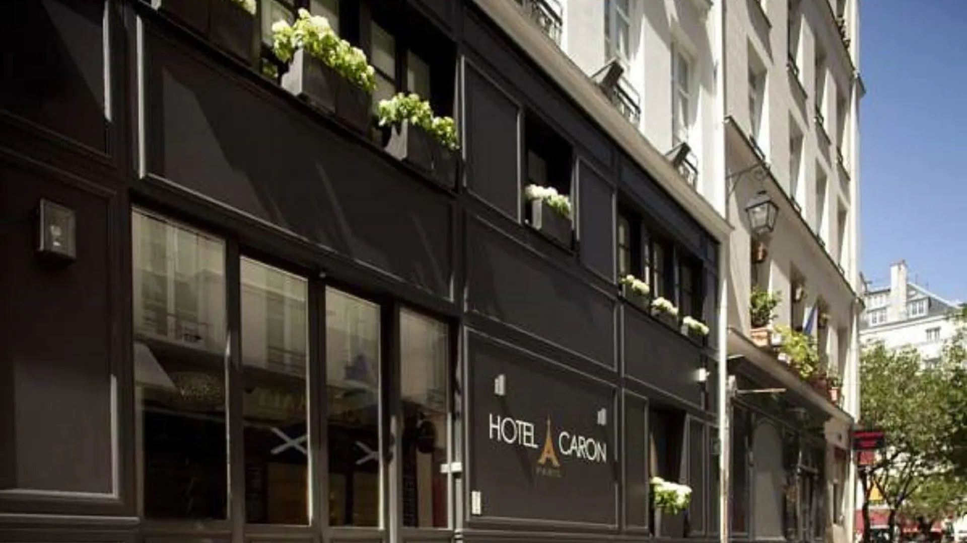 Hotel Caron Le Marais location