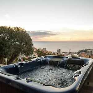 https://le-petit-jardin-exotique.fr-provencehotel.com