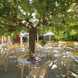 hotel-la-croix-de-malte.fr-provencehotel.com/